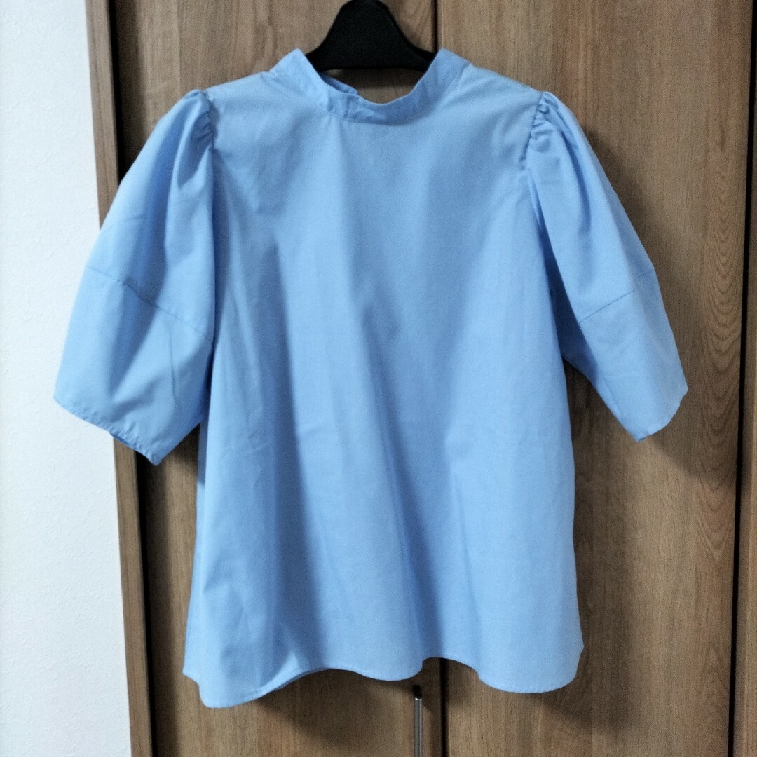 水色半袖シャツ　無地 レディースのトップス(シャツ/ブラウス(半袖/袖なし))の商品写真