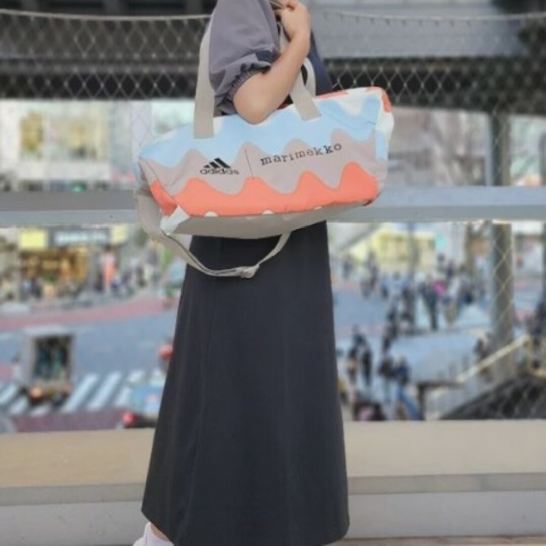 adidas(アディダス)の新品　アディダス　マリメッコ　コラボ　バッグ　ADIDAS　Marimekko レディースのバッグ(ボストンバッグ)の商品写真