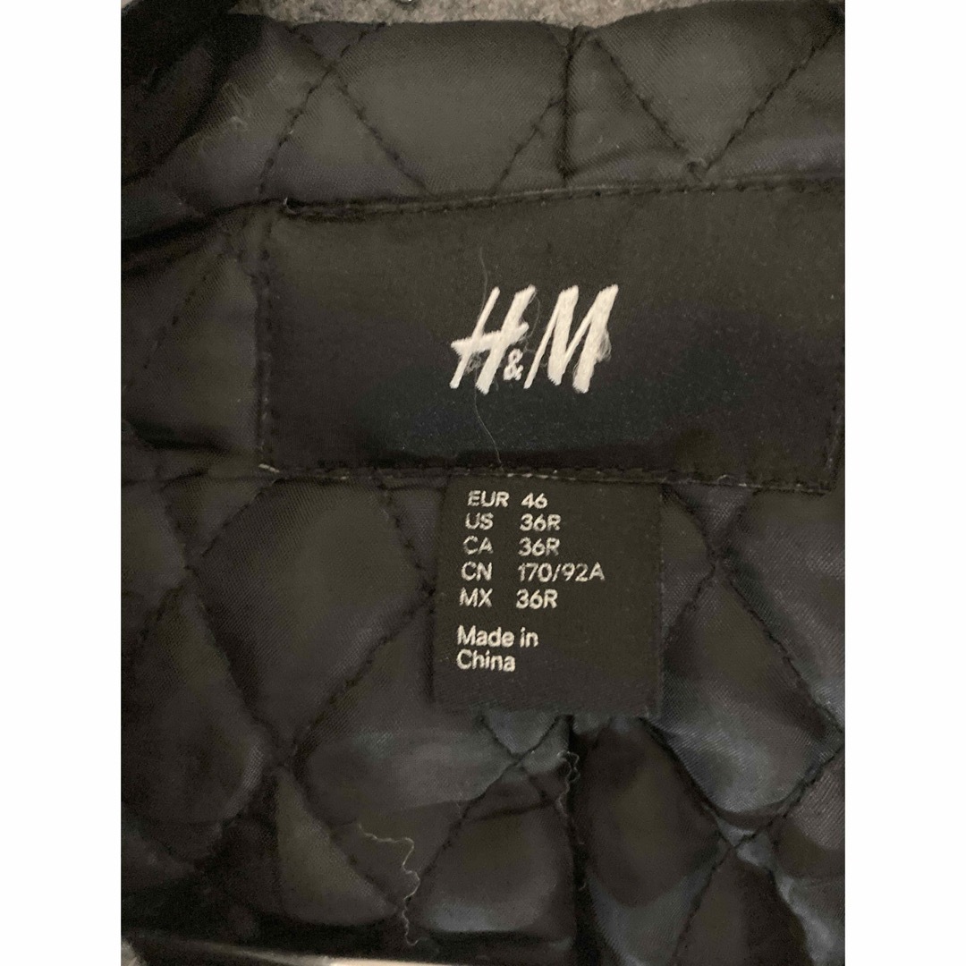 H&M(エイチアンドエム)のH&M エイチアンドエム Pコート ピーコート メンズ　グレー メンズのジャケット/アウター(ピーコート)の商品写真