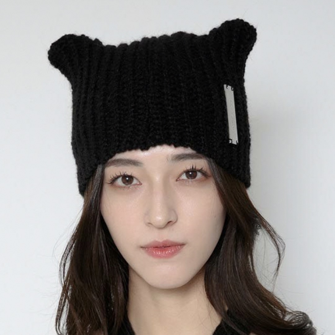 melt the lady  logo kitty beanie