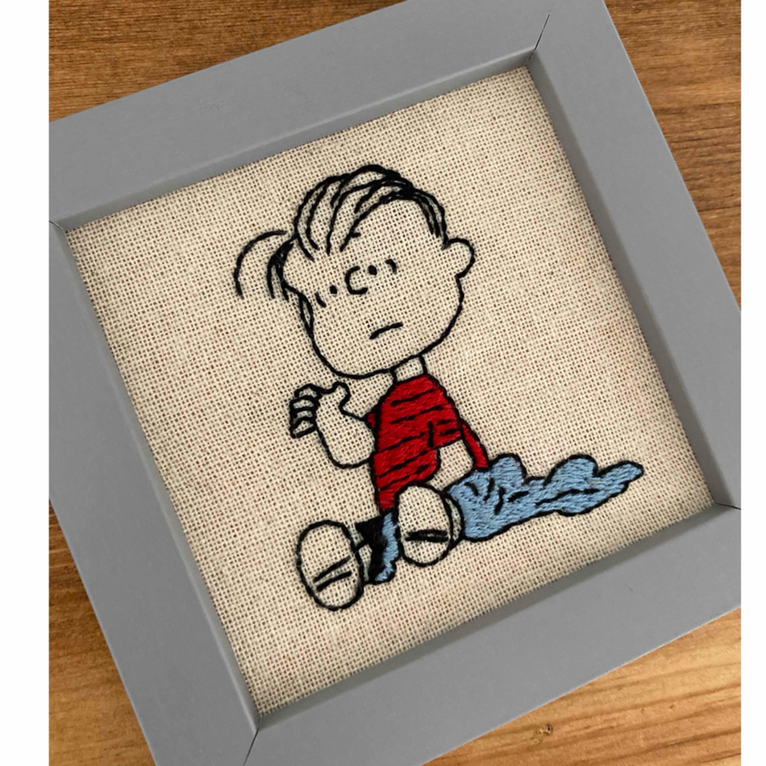 SNOOPY(スヌーピー)のライナス　刺繍　フレーム　ハンドメイド ハンドメイドのインテリア/家具(インテリア雑貨)の商品写真