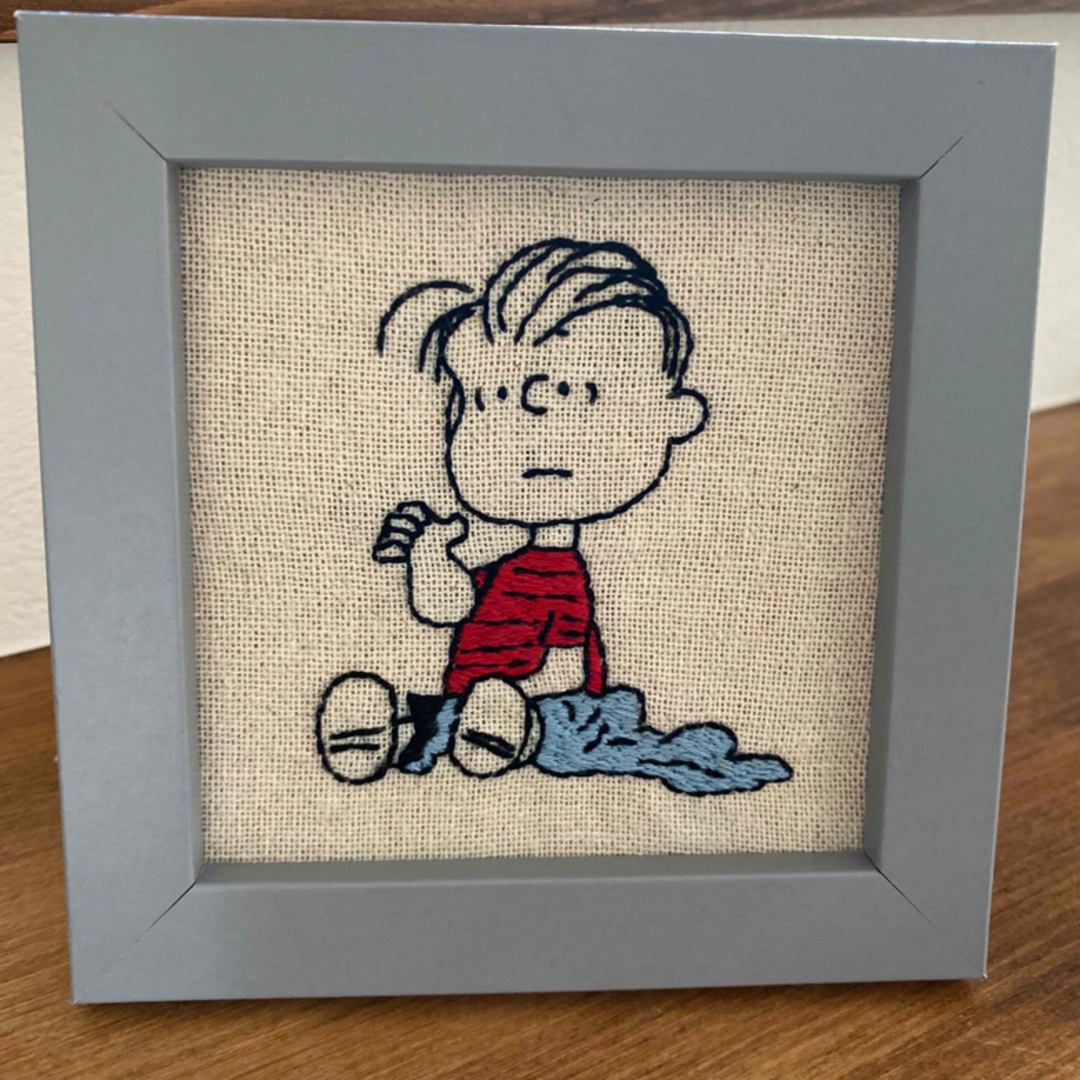 SNOOPY(スヌーピー)のライナス　刺繍　フレーム　ハンドメイド ハンドメイドのインテリア/家具(インテリア雑貨)の商品写真