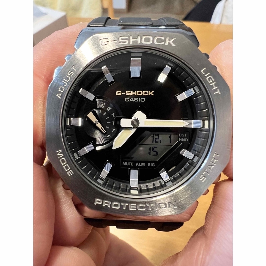 G-SHOCK(ジーショック)の美品　G-SHOCK  GM-2100C-5AJF メンズの時計(腕時計(デジタル))の商品写真