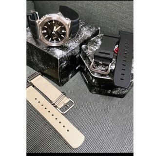 ジーショック(G-SHOCK)の美品　G-SHOCK  GM-2100C-5AJF(腕時計(デジタル))