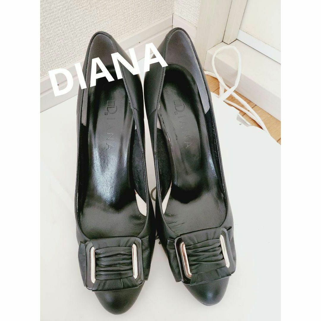 DIANA(ダイアナ)のダイアナ 24.5 デザインパンプス ブラック×ネイビー レディースの靴/シューズ(ハイヒール/パンプス)の商品写真