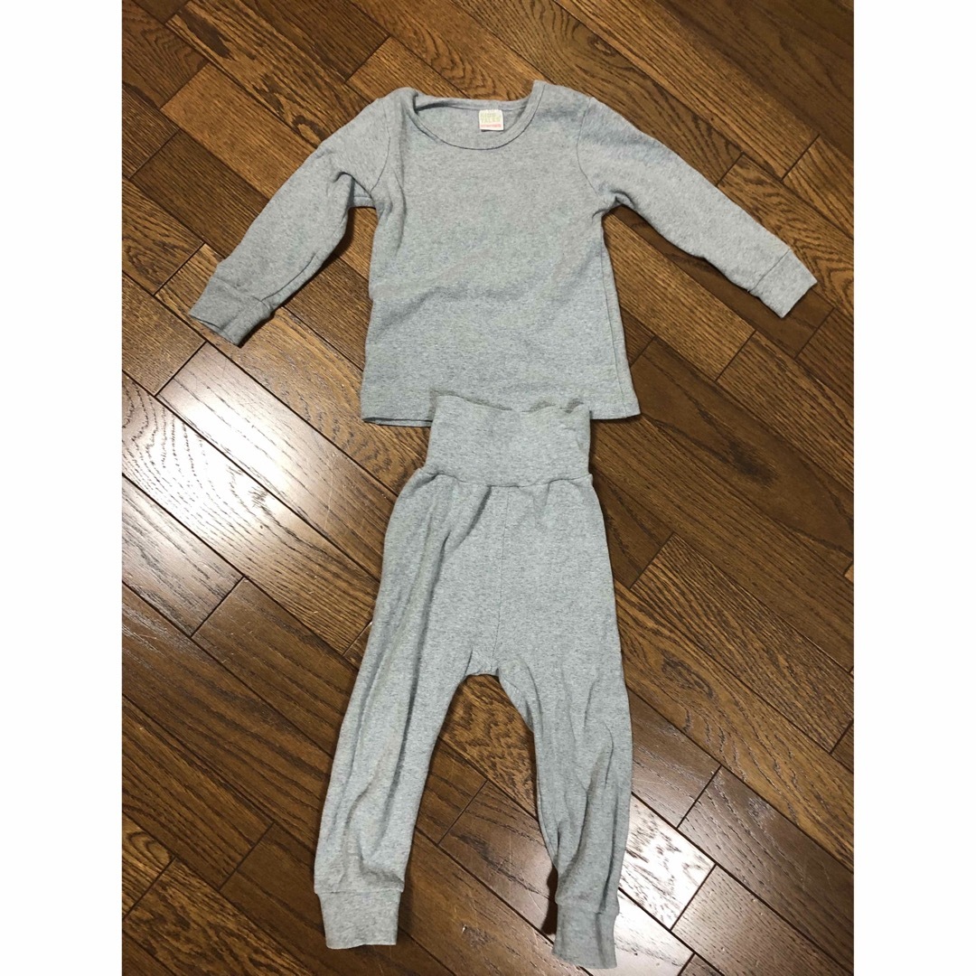 腹巻き付きパジャマ　上下 キッズ/ベビー/マタニティのキッズ服男の子用(90cm~)(パジャマ)の商品写真