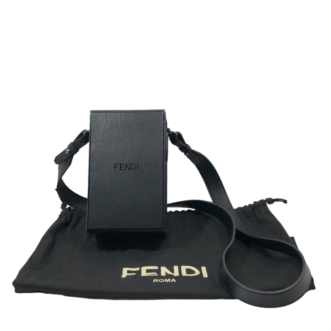 FENDI(フェンディ)の　フェンディ FENDI ボックスショルダーバッグ ブラック レザー ユニセックス ショルダーバッグ レディースのバッグ(ショルダーバッグ)の商品写真