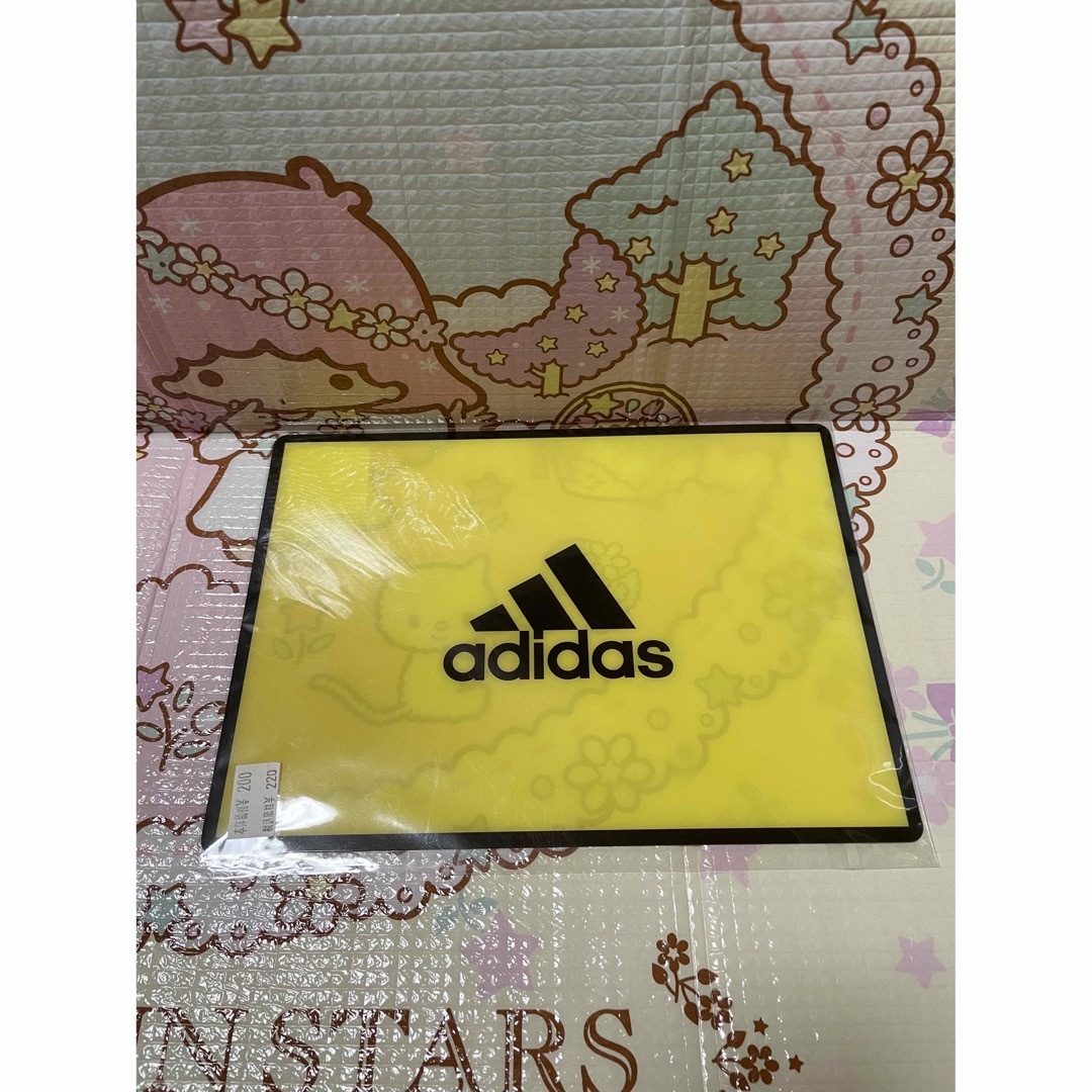 adidas(アディダス)のadidas 下敷き インテリア/住まい/日用品の文房具(その他)の商品写真