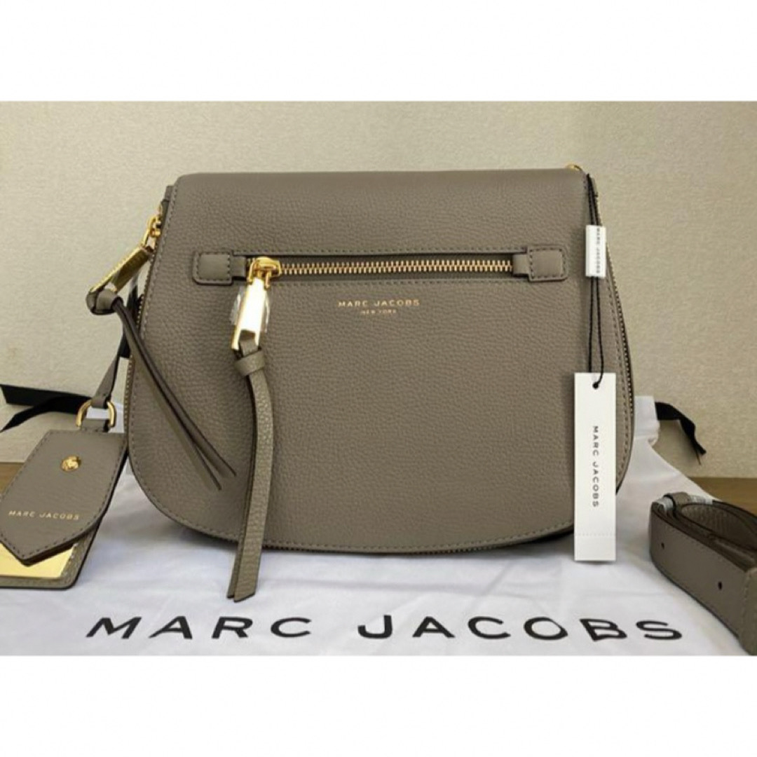 MARC JACOBS(マークジェイコブス)の新品☆MARC JACOBS(マークジェイコブス)☆リクルートノマド/グレージュ レディースのバッグ(ショルダーバッグ)の商品写真