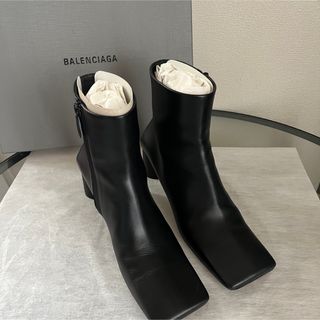 バレンシアガ(Balenciaga)のバレンシアガ　スクエアトゥ　ショートブーツ(ブーツ)