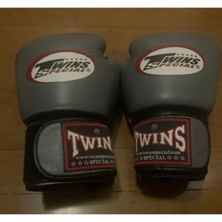 ウイニング(Winning)のTWINS グローブ8オンス(ボクシング)