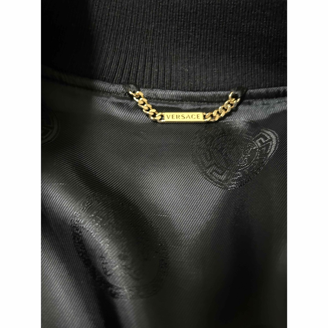 VERSACE(ヴェルサーチ)の【大人の色気】ゴージャスVERSACE！バロック柄シルクジャケット　44 メンズのジャケット/アウター(ブルゾン)の商品写真