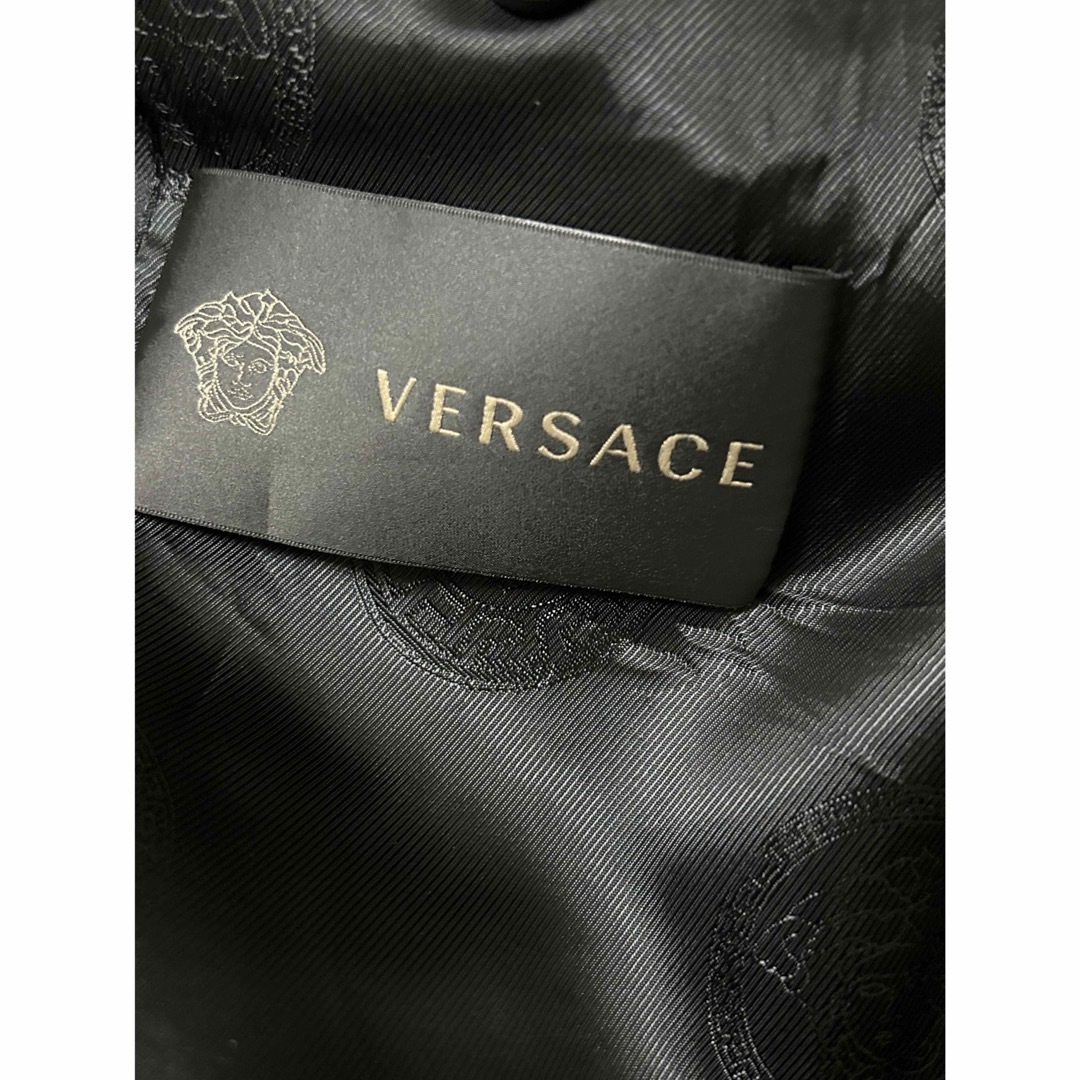 VERSACE(ヴェルサーチ)の【大人の色気】ゴージャスVERSACE！バロック柄シルクジャケット　44 メンズのジャケット/アウター(ブルゾン)の商品写真