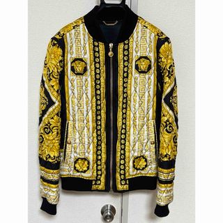 ヴェルサーチ(VERSACE)の【大人の色気】ゴージャスVERSACE！バロック柄シルクジャケット　44(ブルゾン)