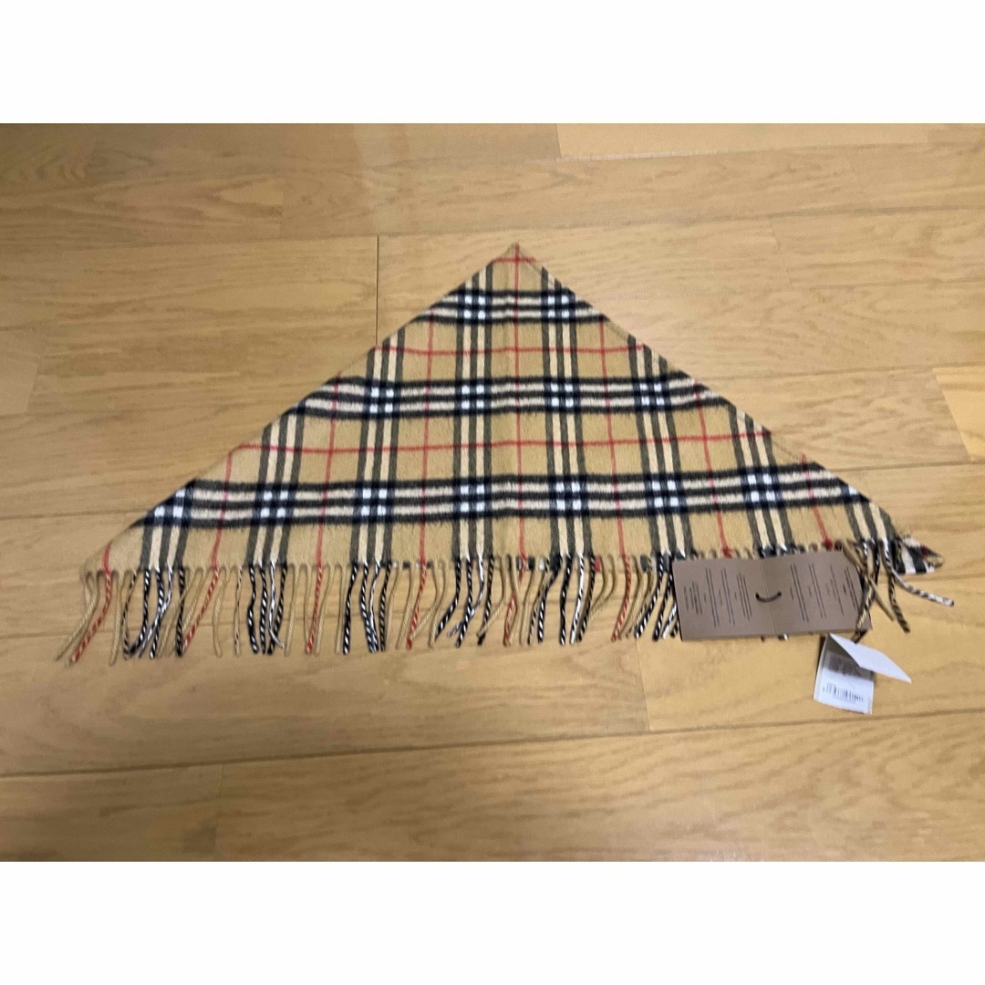 BURBERRY(バーバリー)のバーバリー　マフラー　三角スカーフ　カシミア100％　タグ付き未使用品 キッズ/ベビー/マタニティのこども用ファッション小物(マフラー/ストール)の商品写真