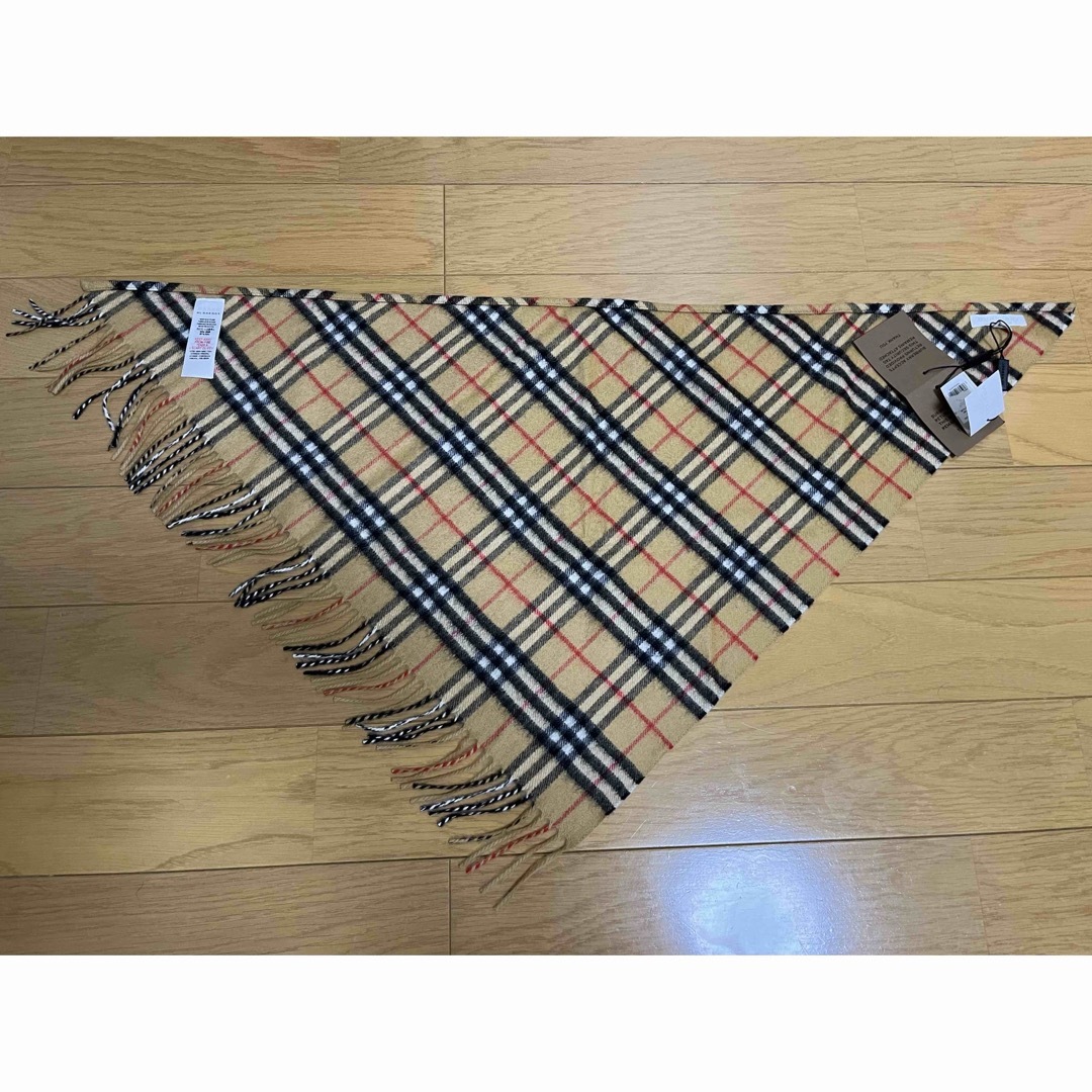 BURBERRY(バーバリー)のバーバリー　マフラー　三角スカーフ　カシミア100％　タグ付き未使用品 キッズ/ベビー/マタニティのこども用ファッション小物(マフラー/ストール)の商品写真