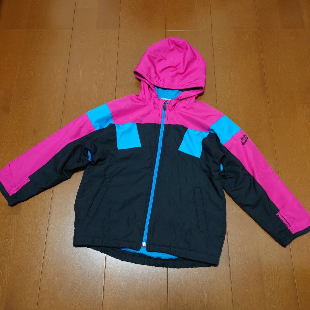 NIKE(ナイキ)のNIKE ウィンドブレーカー 110cm キッズ/ベビー/マタニティのキッズ服男の子用(90cm~)(ジャケット/上着)の商品写真