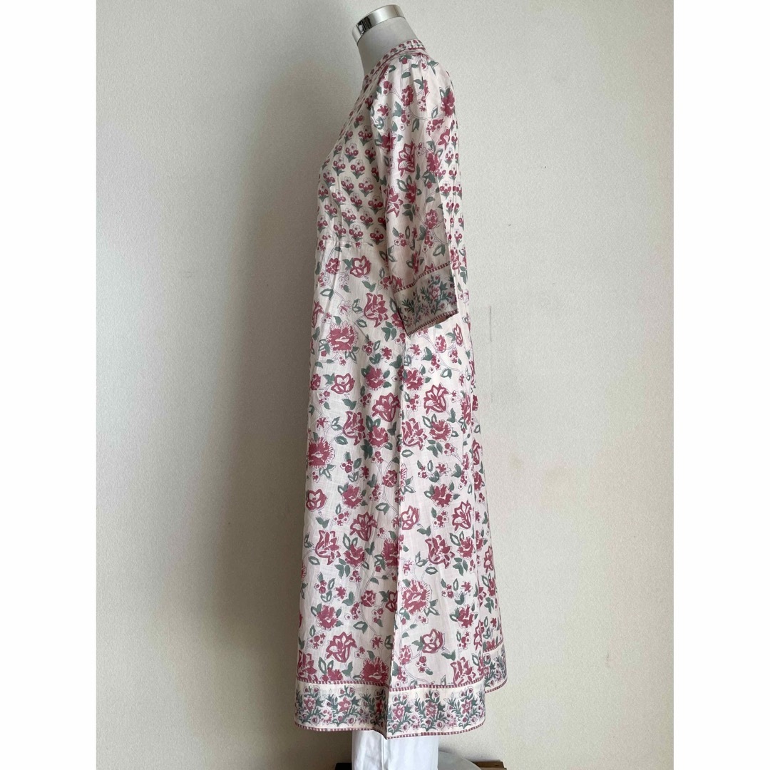 ブロックプリント　クルタ　インド民族衣装　M  クリーム×ピンク レディースのワンピース(ロングワンピース/マキシワンピース)の商品写真