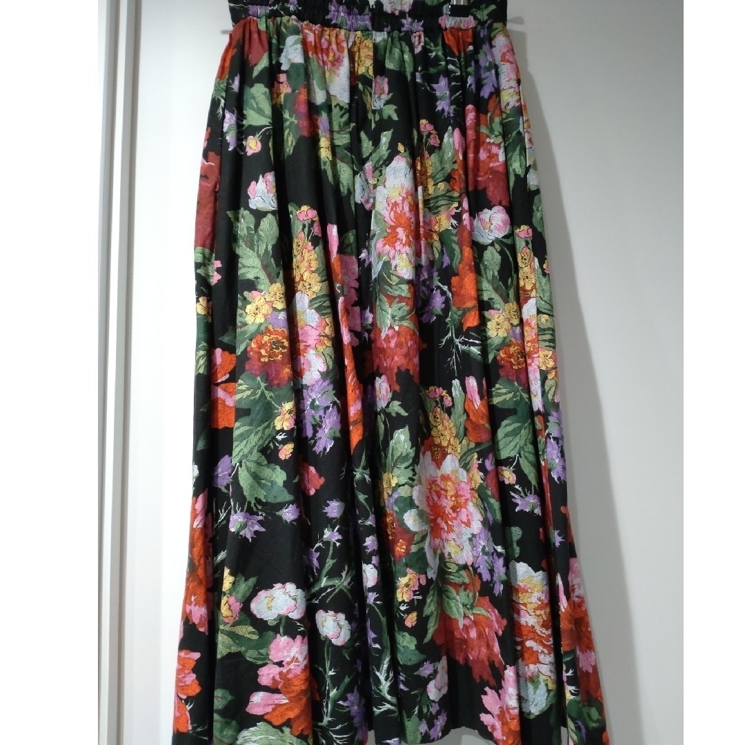 JENNE ヴィンテージ風フラワーフレアスカート レディースのスカート(ロングスカート)の商品写真