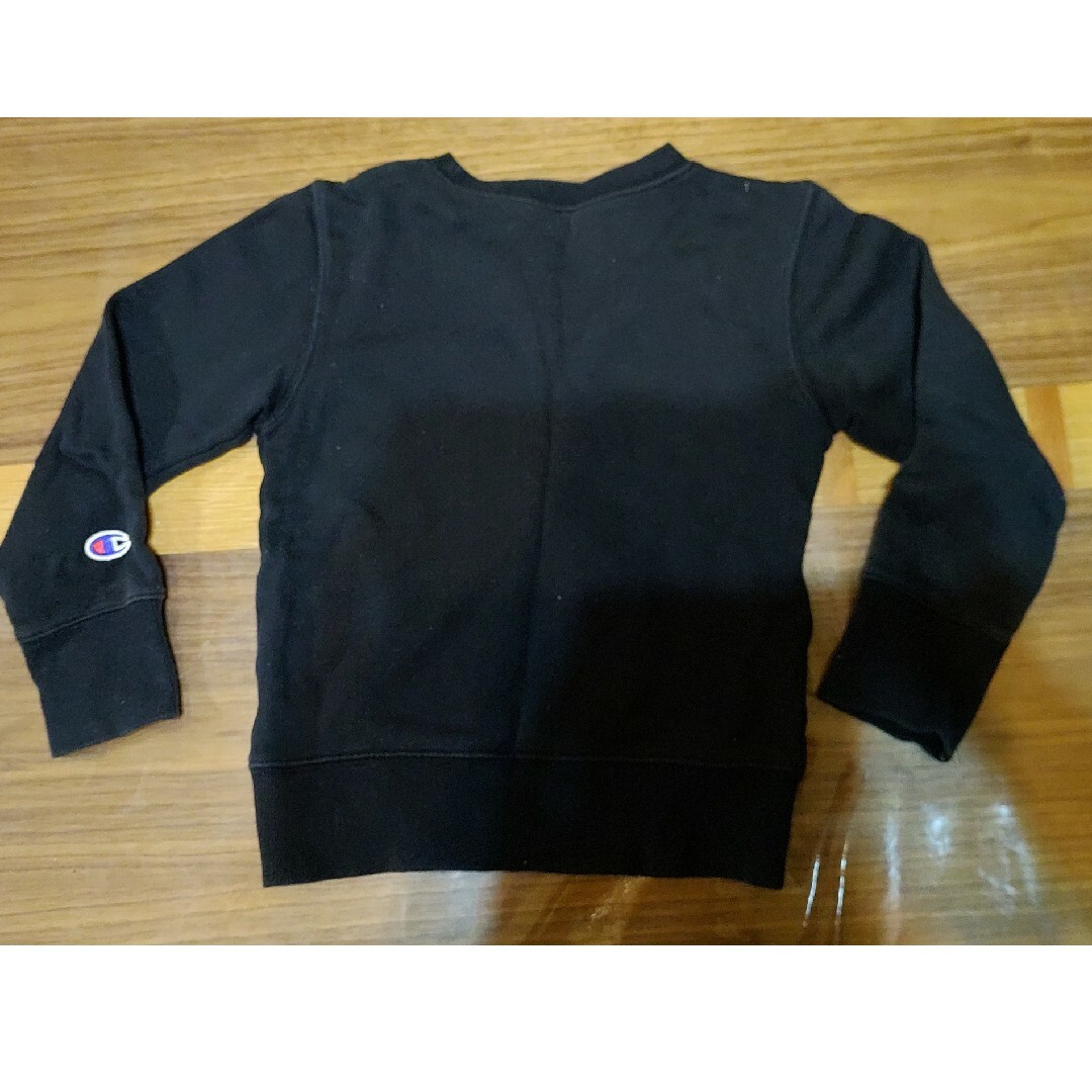 Champion(チャンピオン)の黒色トレーナー120 キッズ/ベビー/マタニティのキッズ服男の子用(90cm~)(Tシャツ/カットソー)の商品写真