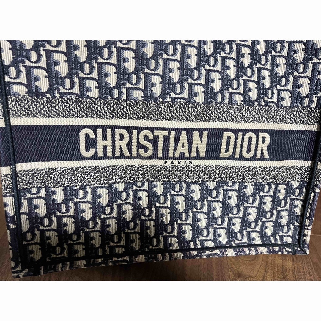 Christian Dior(クリスチャンディオール)のクリスチャンディオール　ブックトート　ミディアム（旧スモール） レディースのバッグ(トートバッグ)の商品写真