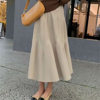 ザラ(ZARA)の未着用⭐️レディーな デザイン ニット フレアー プリーツ ロング スカート/F(ロングスカート)