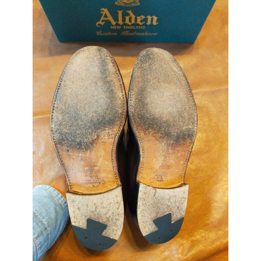 Alden(オールデン)の純正箱付　Alden cordvan 563 size 7.0D メンズの靴/シューズ(ドレス/ビジネス)の商品写真