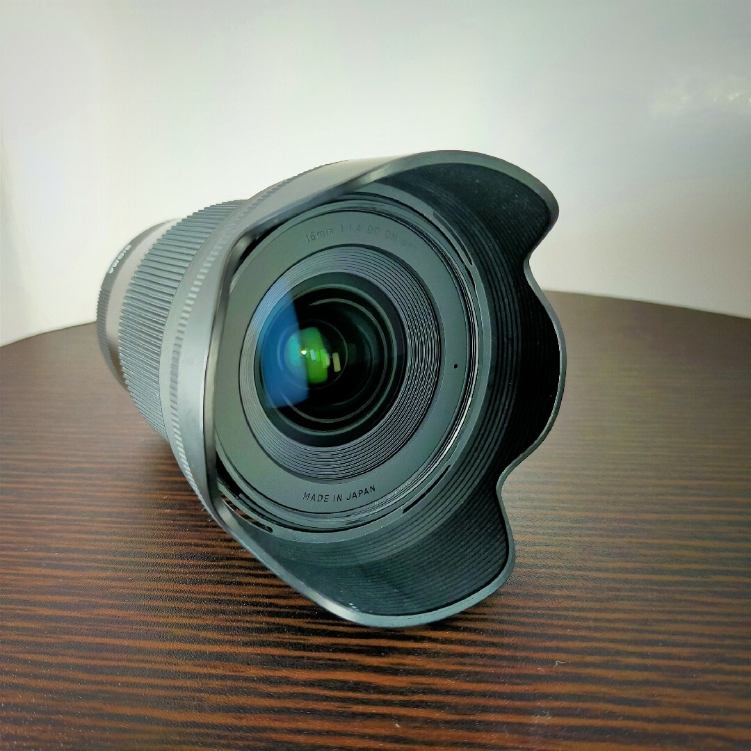 SIGMA(シグマ)の【美品】シグマ Sigma 16mm F1.4 Eマウント 2枚目ボケ感撮影例有 スマホ/家電/カメラのカメラ(レンズ(単焦点))の商品写真