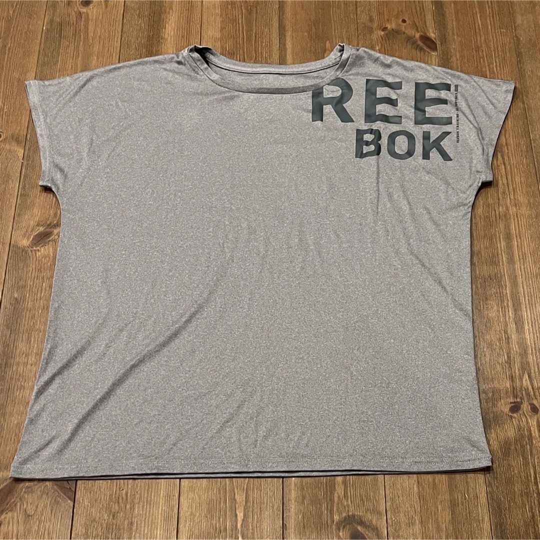 Reebok(リーボック)のにわねこR様 専用ページ★ レディースのトップス(Tシャツ(半袖/袖なし))の商品写真