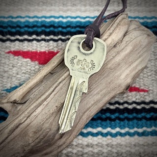 真鍮　ブラス　アメリカ　ヴィンテージキー　鍵　ネックレス#インディアンジュエリー(ネックレス)
