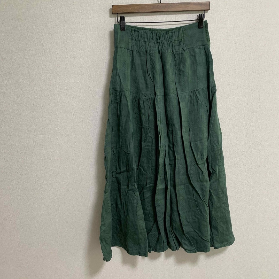 アジアインダストリーズリミテッド　ロングスカート　コットン　緑　エスニック レディースのスカート(ロングスカート)の商品写真