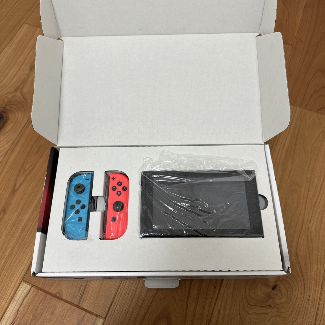 Nintendo Switch Joy-Con (L) ネオンブルー/ (R)  エンタメ/ホビーのゲームソフト/ゲーム機本体(家庭用ゲーム機本体)の商品写真