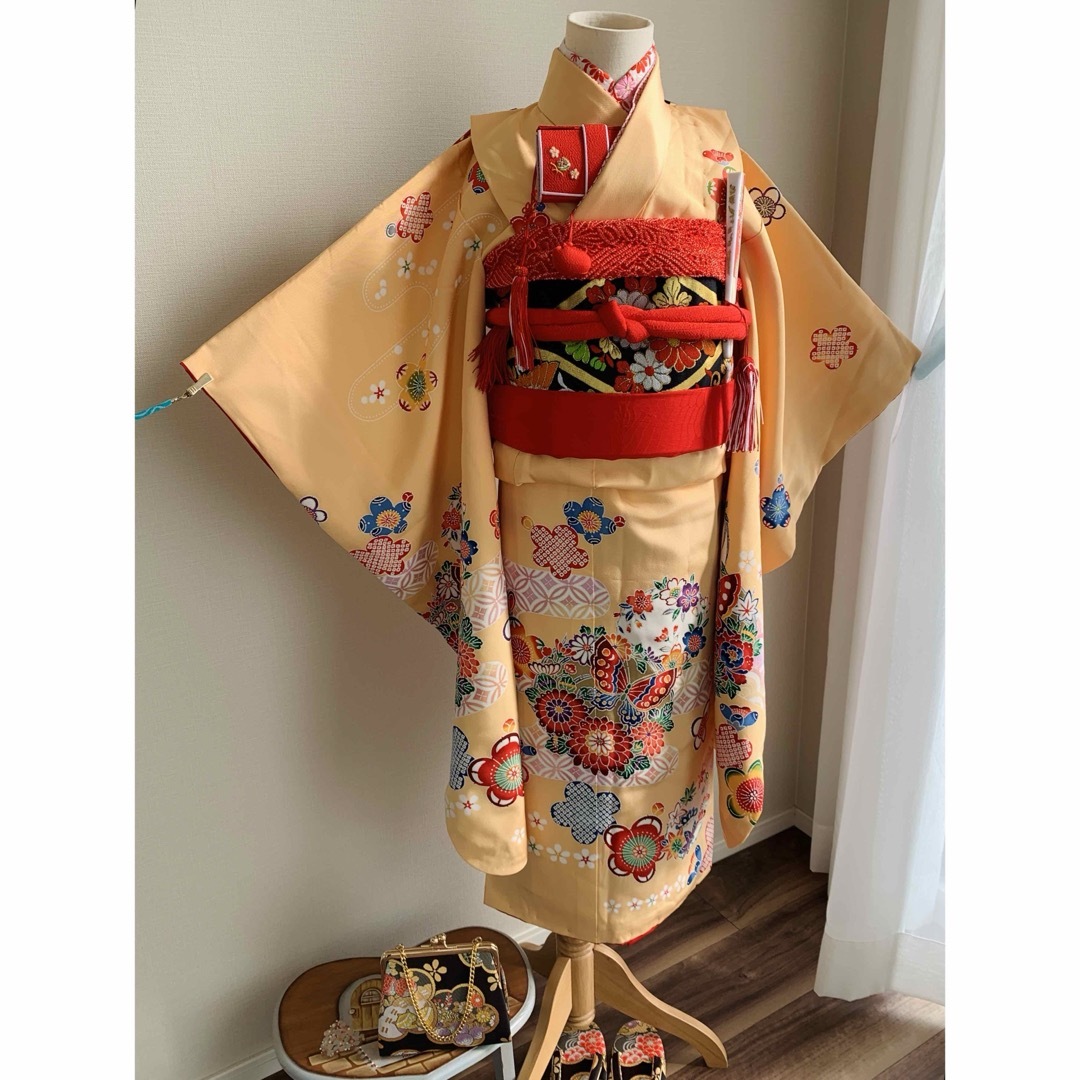 七五三に★逸品★正絹縮緬紅型染め　花丸文と蝶　七歳着物セットキッズ服女の子用(90cm~)