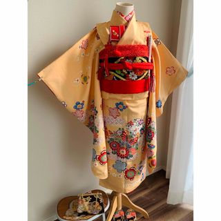 七五三に★逸品★正絹縮緬紅型染め　花丸文と蝶　七歳着物セット(和服/着物)