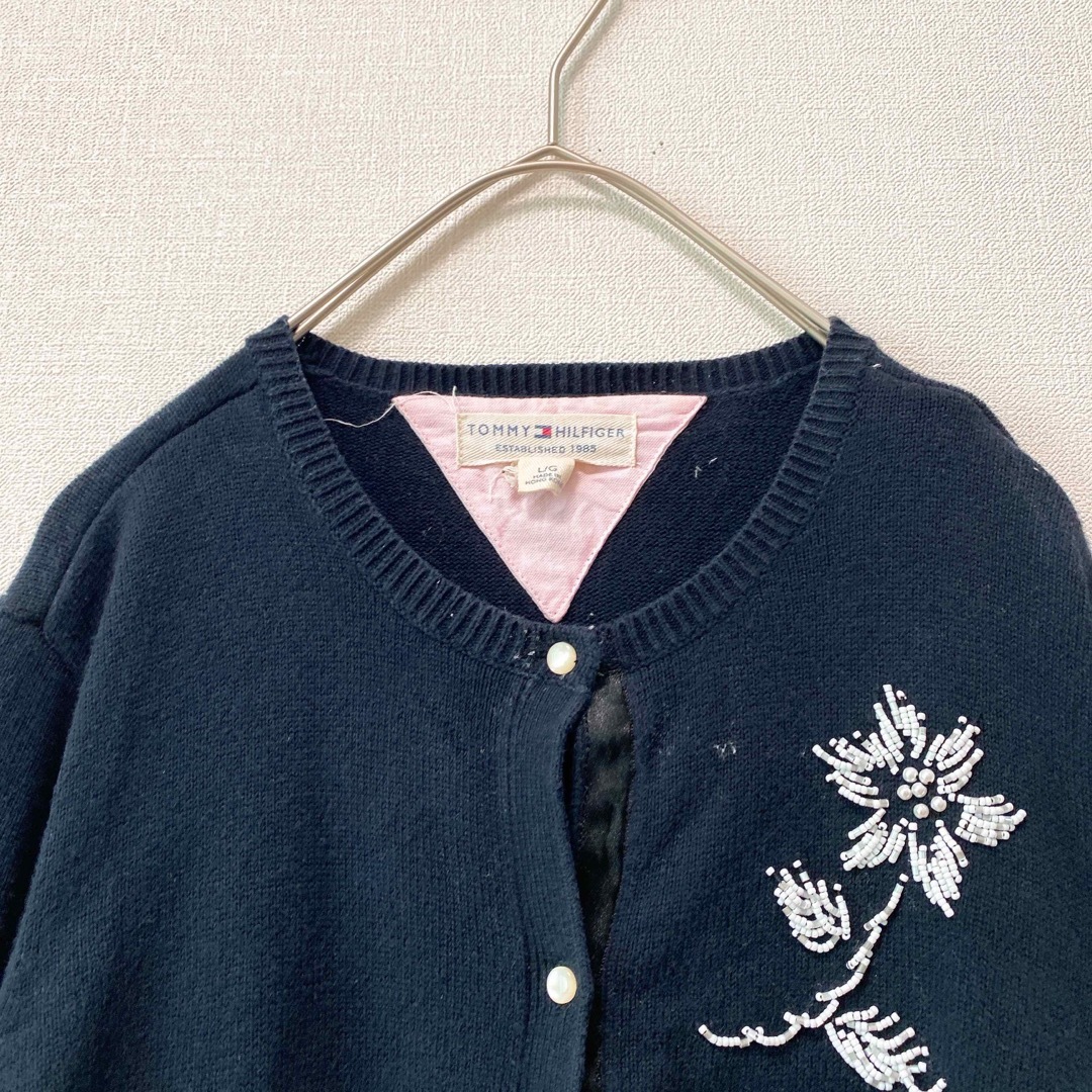 TOMMY HILFIGER(トミーヒルフィガー)のトミーヒルフィガー　ニットカーディガン　ビーズ　花　無地　黒色　Lサイズ レディースのトップス(カーディガン)の商品写真