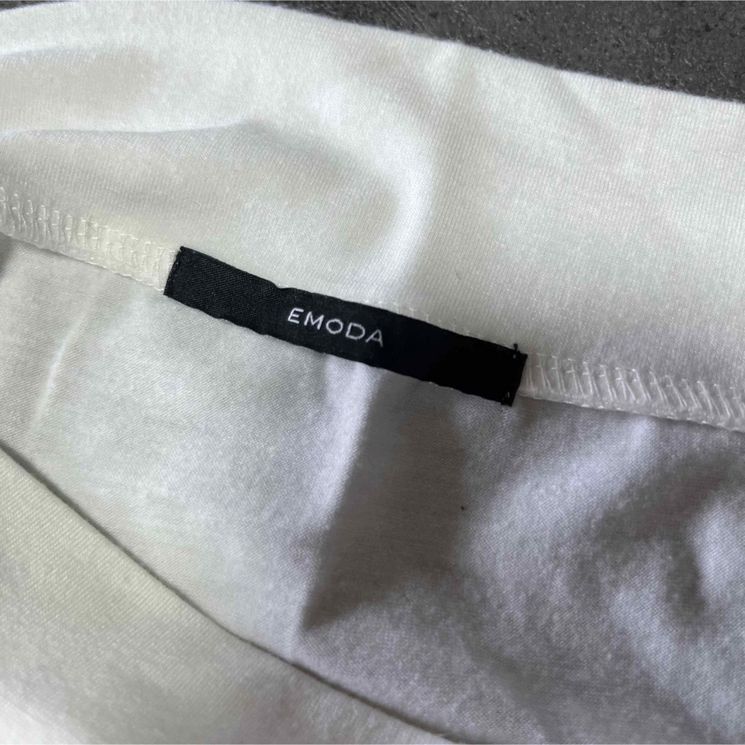 EMODA(エモダ)のEMODA トップス レディースのトップス(カットソー(半袖/袖なし))の商品写真