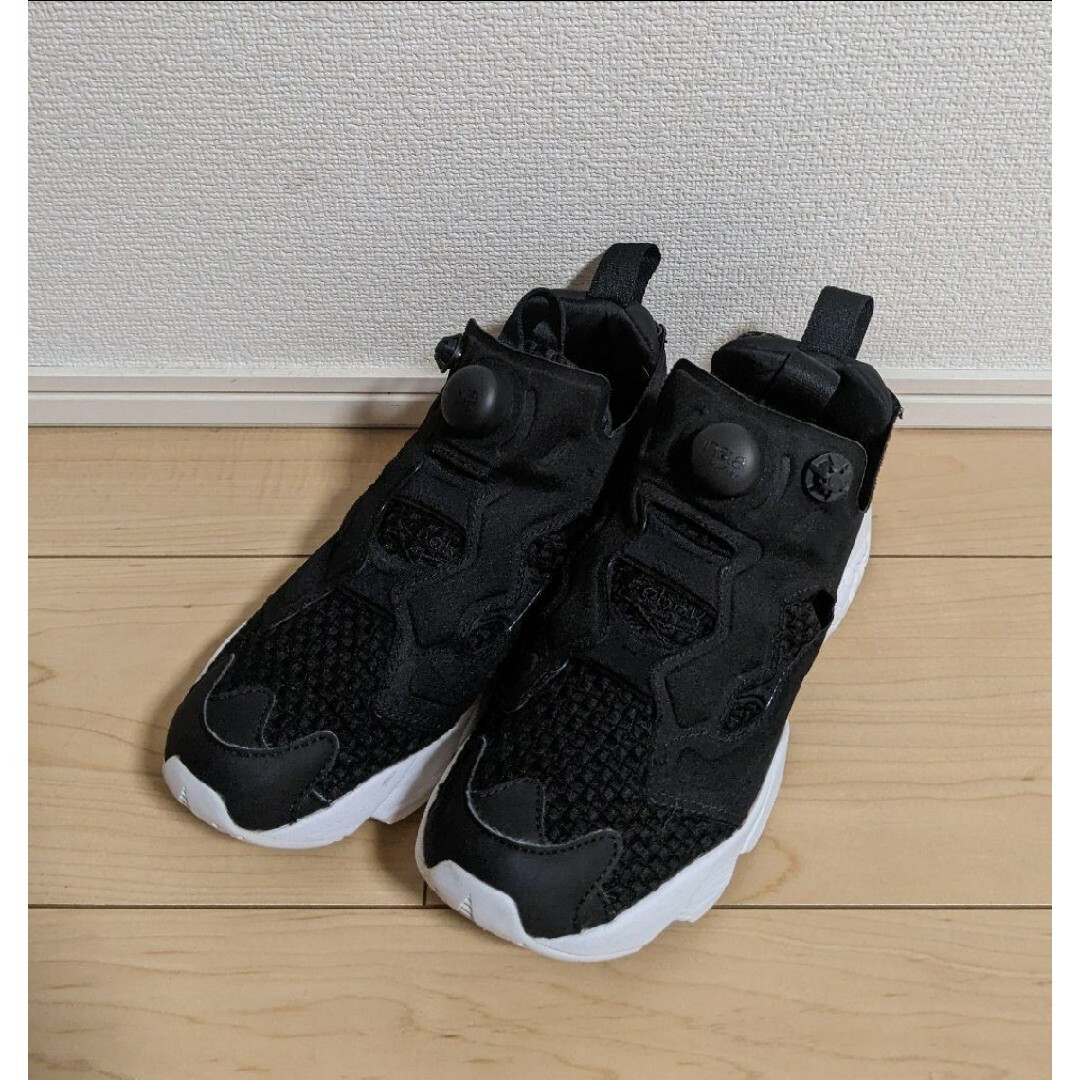 良品 REEBOK INSTA PUMP FURY WOVEN 24cm 黒 白