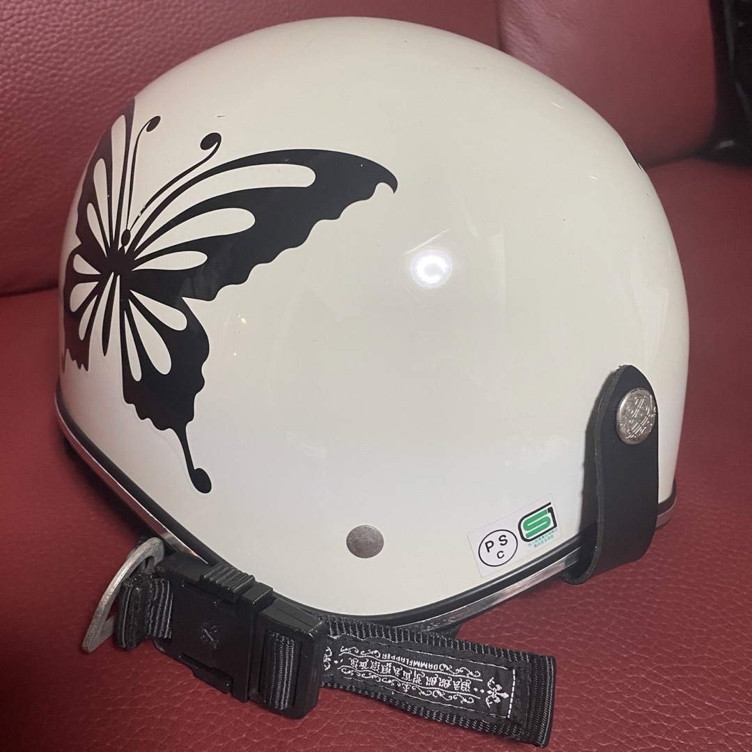 バタフライ ハーフヘルメット 自動車/バイクのバイク(ヘルメット/シールド)の商品写真