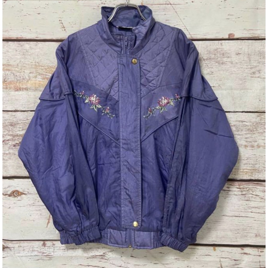 【希少】激かわ！！花柄刺繍ナイロンジャケット　 レディースのジャケット/アウター(ナイロンジャケット)の商品写真