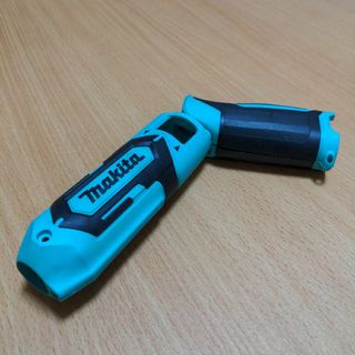 マキタ(Makita)のマキタペンインパクトドライバーTD022D  ハウジングカバー(工具/メンテナンス)