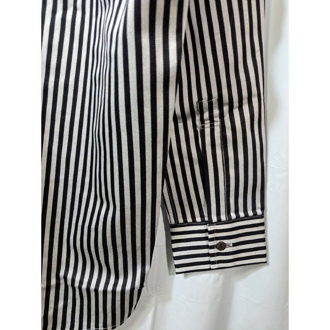 SHAREEF(シャリーフ)の未使用　SHAREEF　ストライプ　ロングスリーブシャツ　ホワイト　ブラック メンズのトップス(シャツ)の商品写真