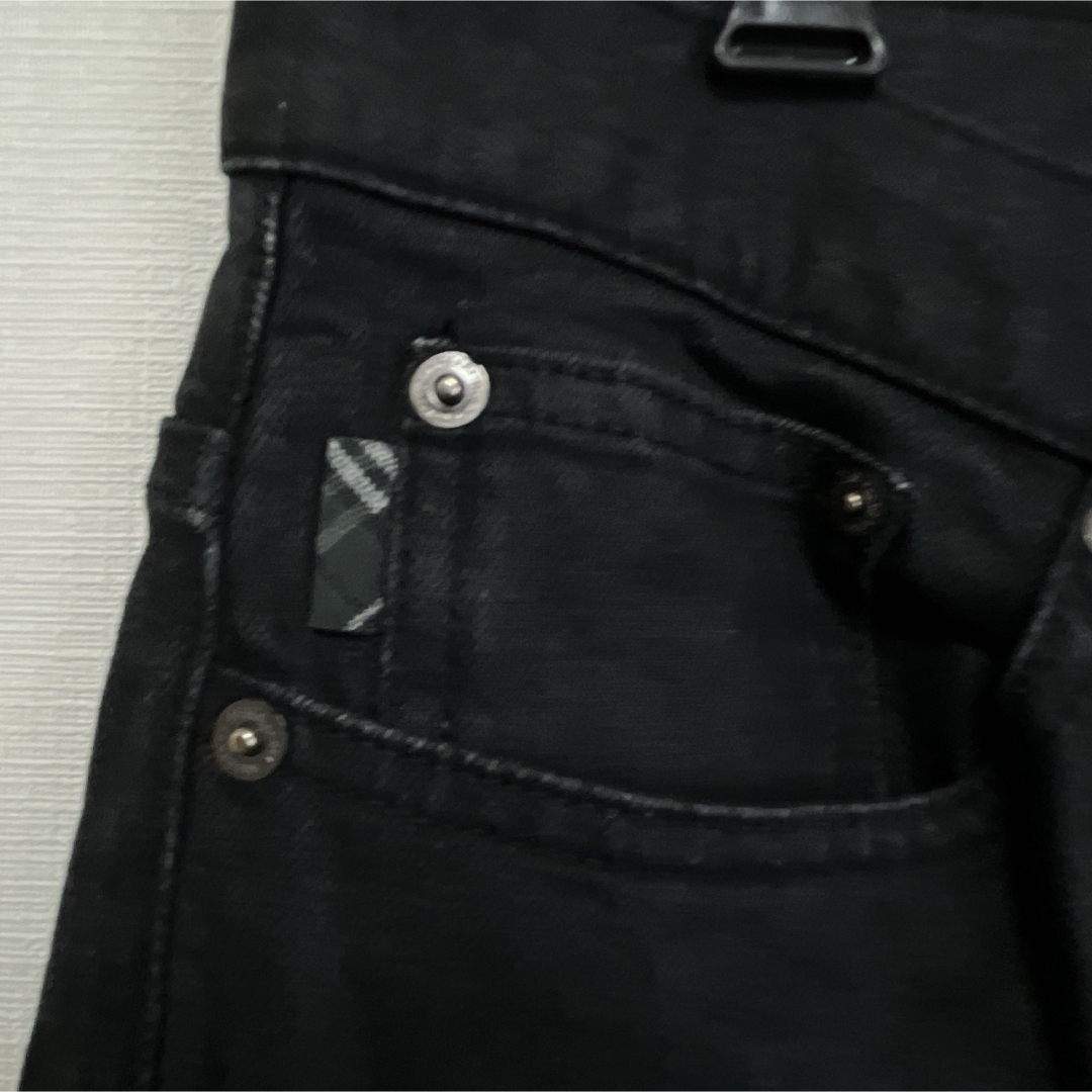 BURBERRY BLACK LABEL(バーバリーブラックレーベル)のバーバリー　黒パンツ　スキニー メンズのパンツ(デニム/ジーンズ)の商品写真