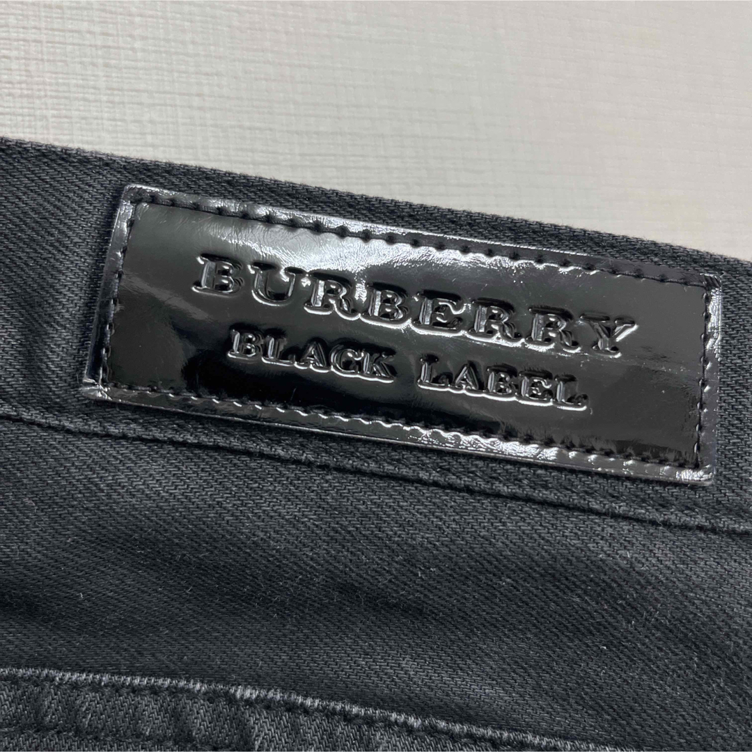 BURBERRY BLACK LABEL(バーバリーブラックレーベル)のバーバリー　黒パンツ　スキニー メンズのパンツ(デニム/ジーンズ)の商品写真