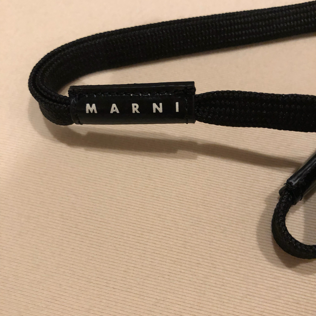 Marni(マルニ)の[未使用] MARNI マルニ　フォンケース ショルダーバック　大人気　‼️ メンズのバッグ(ショルダーバッグ)の商品写真