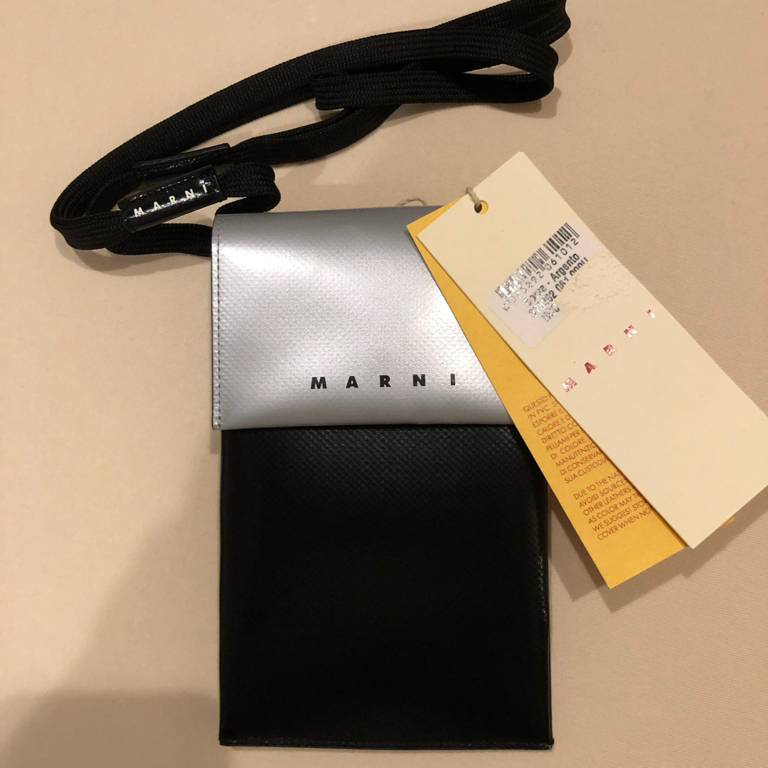 Marni(マルニ)の[未使用] MARNI マルニ　フォンケース ショルダーバック　大人気　‼️ メンズのバッグ(ショルダーバッグ)の商品写真