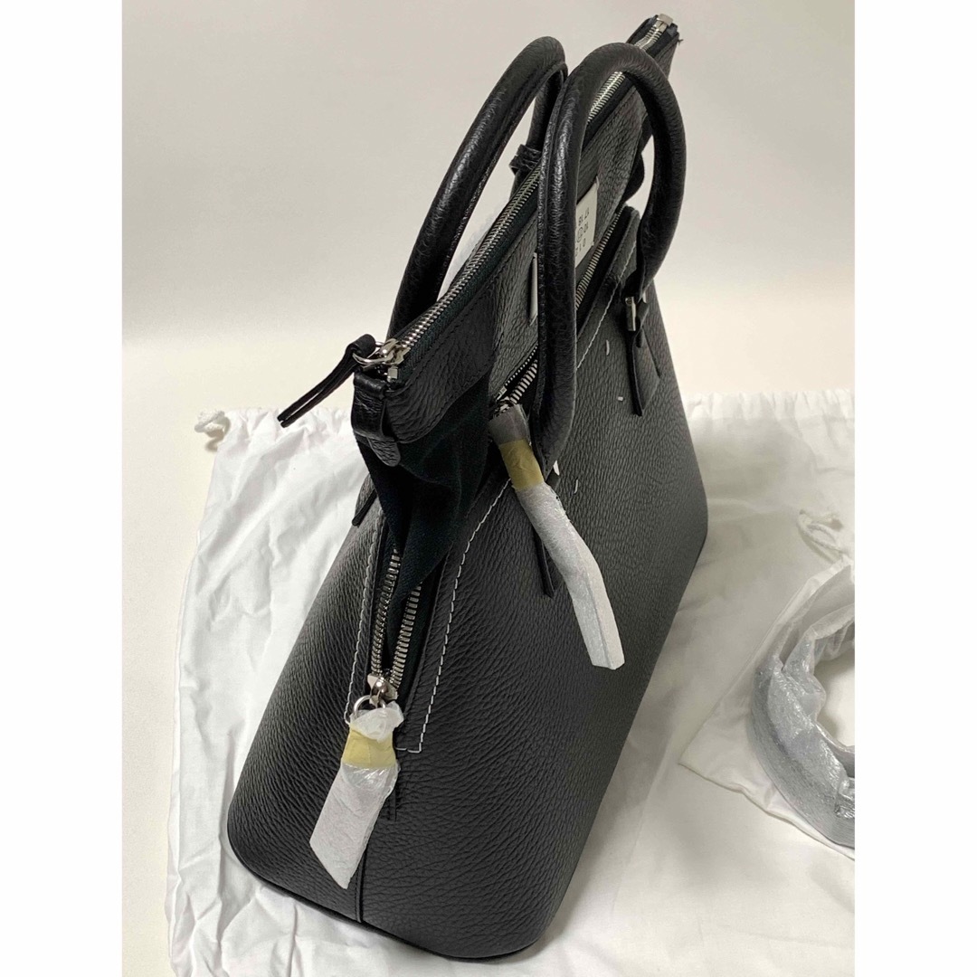 新品《 メゾン マルジェラ 》5AC ミディアム バッグ BLACK レディースのバッグ(ハンドバッグ)の商品写真