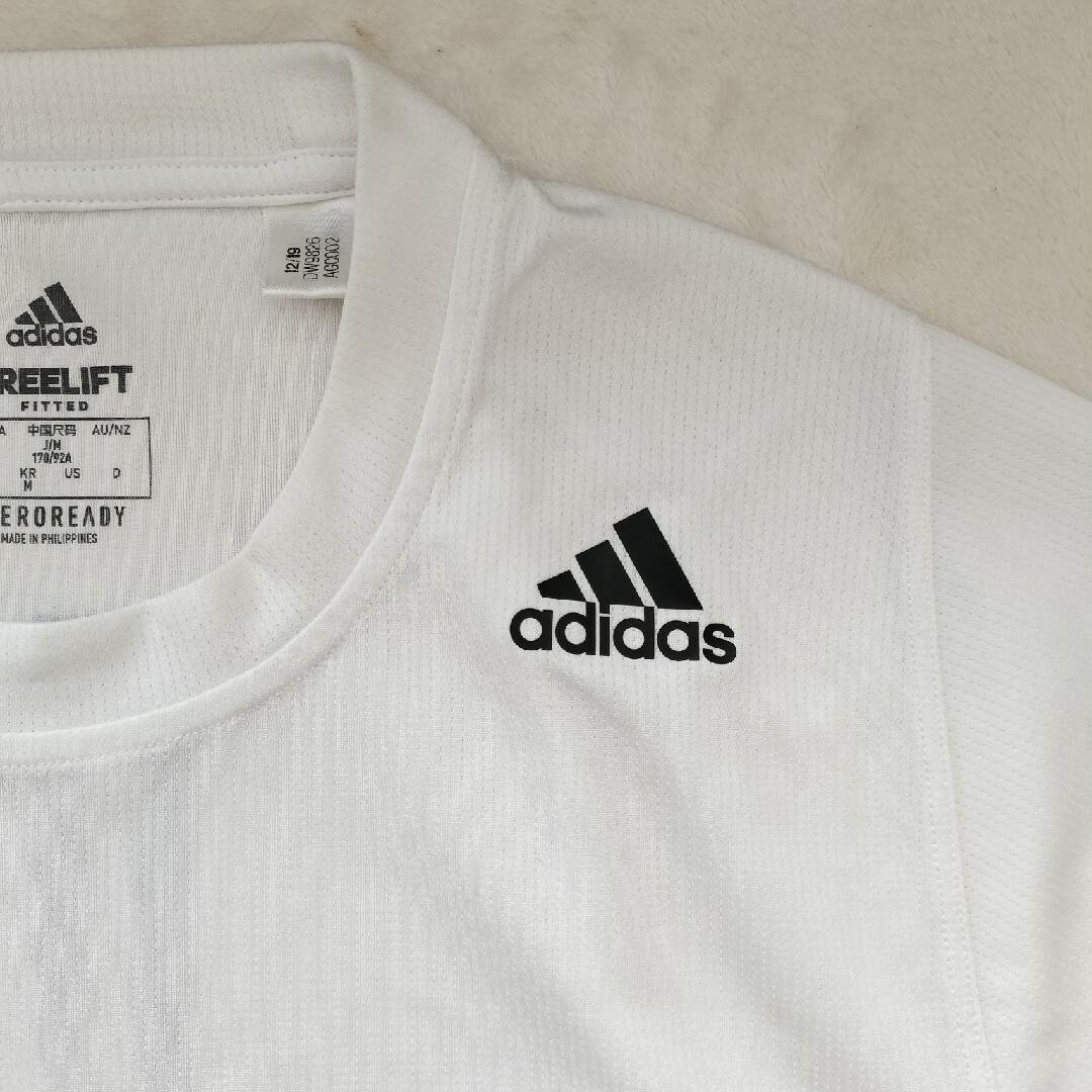 ワンポイント半袖Tシャツ　白　adidas　アディダス メンズのトップス(Tシャツ/カットソー(半袖/袖なし))の商品写真