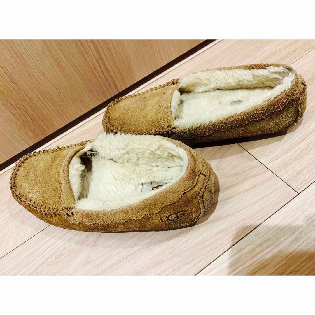 UGG(アグ)の値下げ　UGG フラットシューズ レディースの靴/シューズ(スリッポン/モカシン)の商品写真