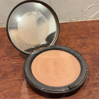 ボビイブラウン(BOBBI BROWN)の値下げ交渉歓迎様専用　ボビーブラウン　ブロンジングパウダー　ナチュラル　未使用　(その他)