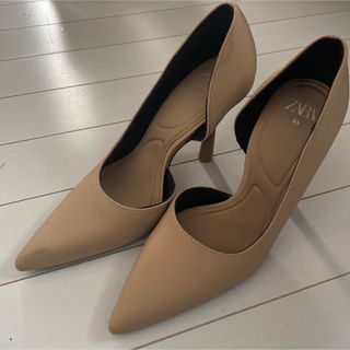 ザラ(ZARA)の【専用】ZARA ハイヒール　パンプス(ハイヒール/パンプス)